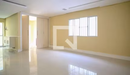 Casa à Venda - Bosque da Saúde, 2 Quartos,  110 m2