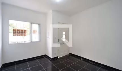 Casa à Venda - Chácara Inglesa, 2 Quartos,  80 m2