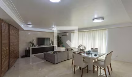 Casa à Venda - Bosque da Saúde, 3 Quartos,  400 m2