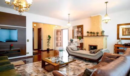 Casa à Venda - Bosque da Saúde, 3 Quartos,  349 m2