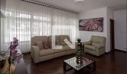 Casa à Venda - Bosque da Saúde, 3 Quartos,  220 m2