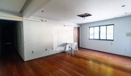 Casa à Venda - Saúde, 6 Quartos,  600 m2