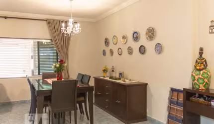 Casa à Venda - Bosque da Saúde, 3 Quartos,  180 m2