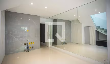 Casa à Venda - Chácara Inglesa, 5 Quartos,  300 m2