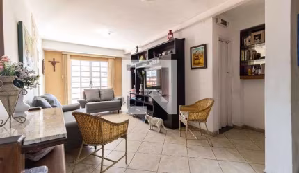 Casa à Venda - Bosque da Saúde, 3 Quartos,  240 m2