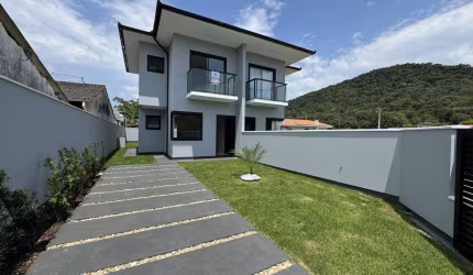 Casa à venda no bairro Alto Aririu em Palhoça/SC