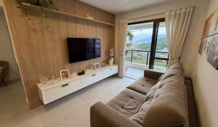 Apartamento à venda no bairro Cidade Universitária Pedra Branca em Palhoça/SC