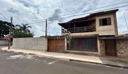 Sobrado à venda em Artur Nogueira, Jardim Arrivabene II, com 3 quartos, com 240.8 m²