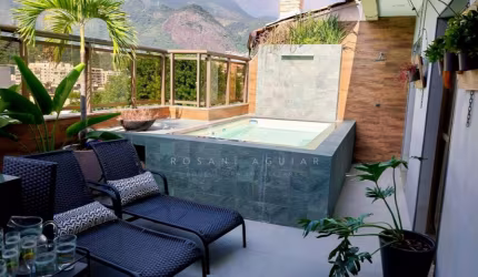 Cobertura à venda no Atelier Três Rios. Imóvel de 4 quartos, piscina e churrasqueira.