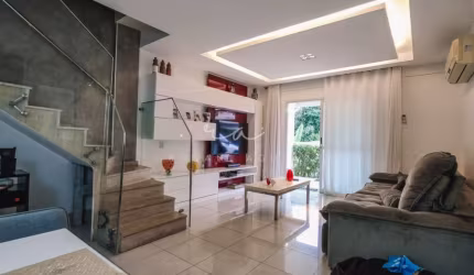 Casa Duplex de 4 quartos à venda na Estrada do Pau Ferro, na Freguesia