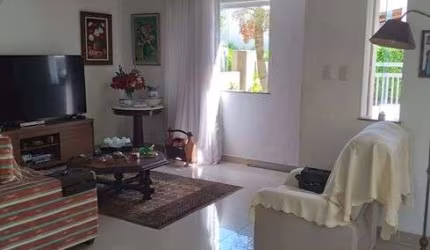 CASA COM 4 SUÍTES, SALA EM L, 264M² DE TERRENO, 180M² DE ÁREA CONSTRUÍDA, COND. FECHADO