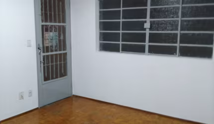 Casa térrea, 2 dormitórios, próx ao centro historico