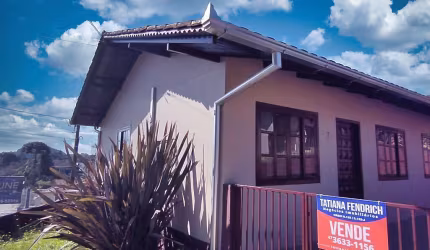 Kitnet com Sacada e Dois Quartos à Venda