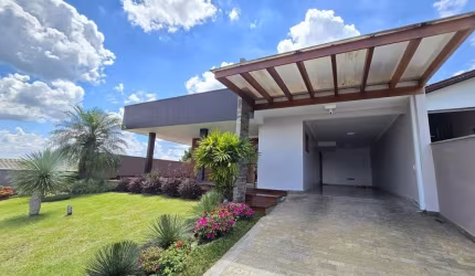 Boehmerwald: Sofisticação e Conforto em Casa Térrea de Alto Padrão