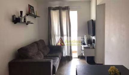 Excelente apto. c/ 2 dormitorios, 1 vaga em ótima localização