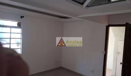 Sobrado 3 Dorms. 1 Suíte 1 vaga - Cond. Fechado - Só R$ 395 mil.