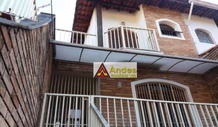 Sobrado espaçoso com conforto e qualidade de vida. Muita natureza!