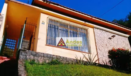 Terreno com duas casas térreas em excelente estado!