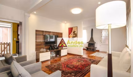 Casa de Vila Isolada Local Nobre Piscina aquecida com hidromassagem Totalmente Reformada à venda, por R$ 3.500.000,00- Perdizes Nobre SP