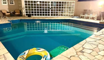 Sobrado com 07 quartos e piscina em Shangri-lá