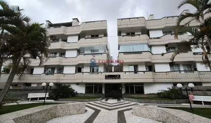 Cobertura em condomínio club no centro de Caiobá