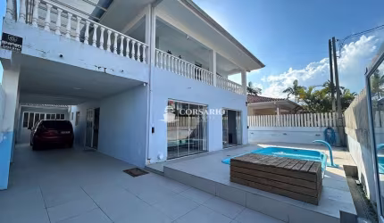 Sobrado 4 quartos quadra mar em Pontal do Paraná