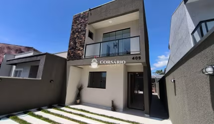 Sobrado com espaço de terreno perto do Mar