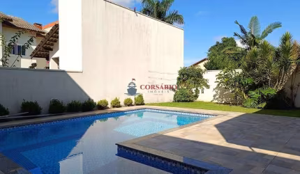 Casa com 04 dormitórios e piscina no Atami Sul