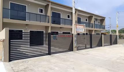Sobrados novos quadra mar em Pontal do Paraná-PR
