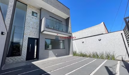 Sobrado 3 suítes quadra mar piscina praia de leste