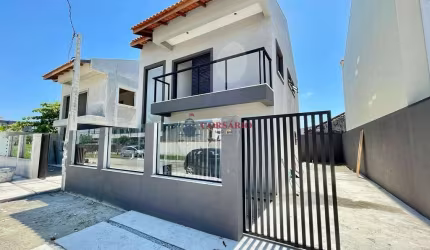 Sobrado Novo em Pontal do Sul