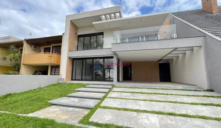 Sobrado Novo no Atami Norte