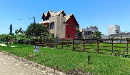 Terreno 450m² próximo ao mar no Atami Sul