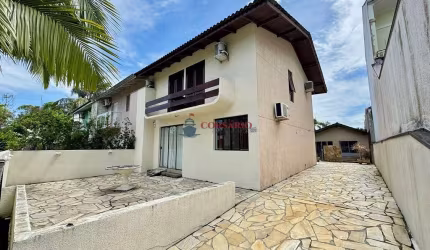 Sobrado Geminado Atami Norte