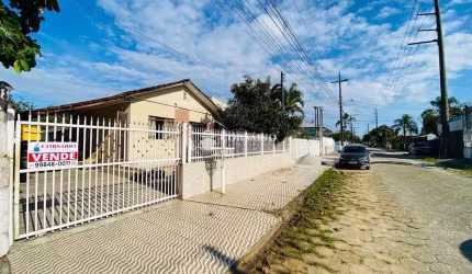 Casa 4 dormitórios próxima do mar Ipanema