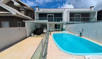 Sobrado 4 dormitórios e piscina no Atami Norte