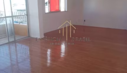 Apartamento Para Vender com 3 quartos 1 suítes em Nazaré