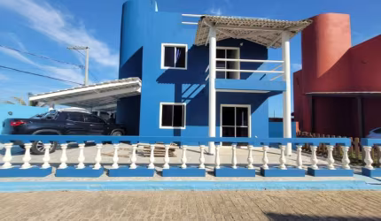 EXCELENTE CASA TRIPLEX em Condomínio na Praia do Flamengo, em Stella Maris