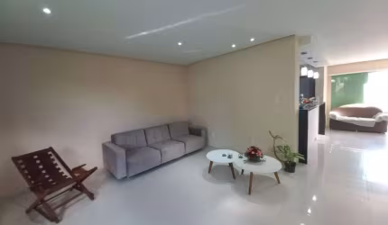 EXCELENTE CASA DUPLEX com 4 suítes em Condomínio, no Caji