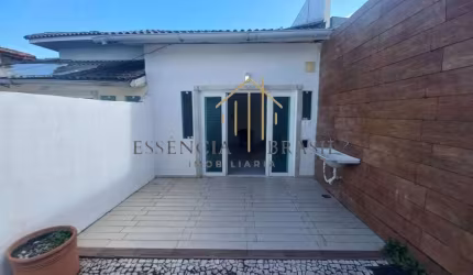 ÓTIMO LOFT em rua com controle de acesso, em Vilas do Atlântico