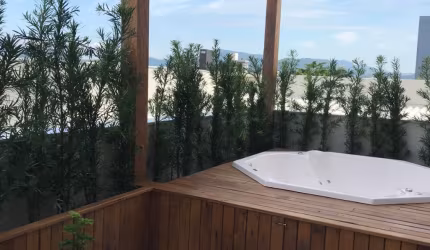 Lindo apartamento  com jacuzzi privativa  no Centro  de Tijucas!