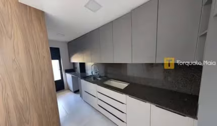 Apartamento Semi-Mobiliado com Duas Vagas de Garagem e Depósito – A Menos de 7 Min do Centro!