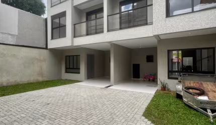 Sobrado triplex em condomínio e 3 vagas de garagem à venda no bairro Jardim das Américas por R$879.000,00