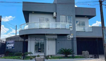 Sobrado com 3 dormitórios à venda, 160 m² por R$ 930.000,00 - Santana - Guarapuava/PR