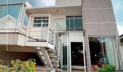 Sobrado com 3 dormitórios à venda, 256 m² por R$ 950.000,00 - Batel - Guarapuava/PR