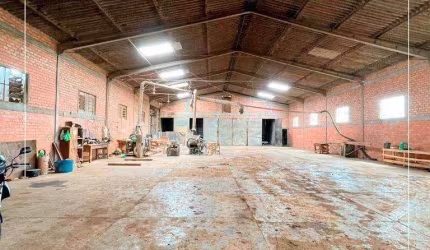 Barracão para alugar, 1620 m² por R$ 9.500,00/mês - Industrial - Guarapuava/PR