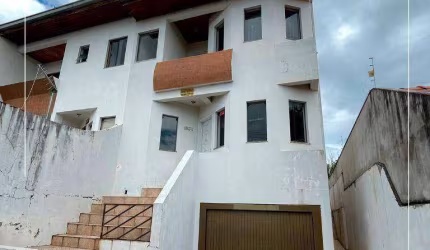 Sobrado com 3 dormitórios para alugar, 130 m² por R$ 2.251,64/mês - Dos Estados - Guarapuava/PR