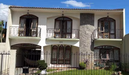 Sobrado comercial e residencial com 3 dormitórios sendo um suite à venda, 260 m² por R$ 1.500.000 - Centro - Guarapuava/PR