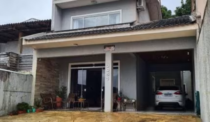 Sobrado com 3 dormitórios para alugar, 220 m²