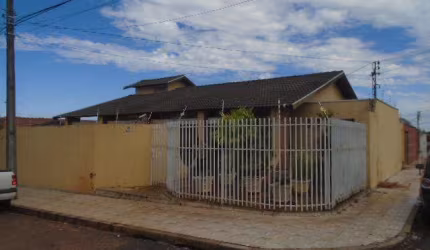 Casa para Venda em Presidente Prudente, PAULISTA, 3 dormitórios, 3 suítes, 2 banheiros, 2 vagas